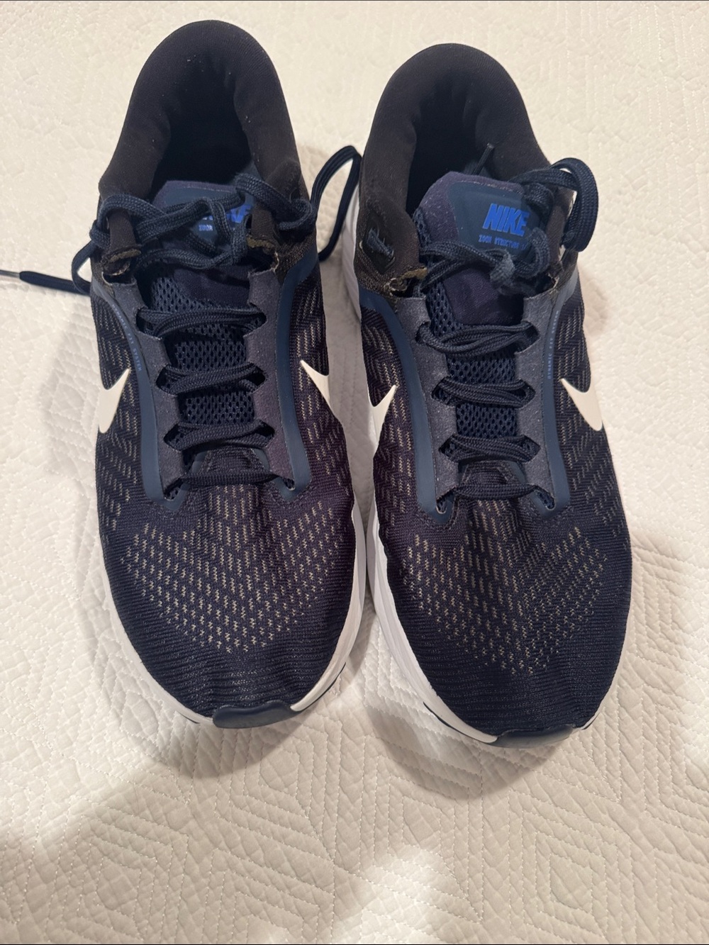 Nike Men’s structure size 10 Athletic Shoes - Navy Blue/White